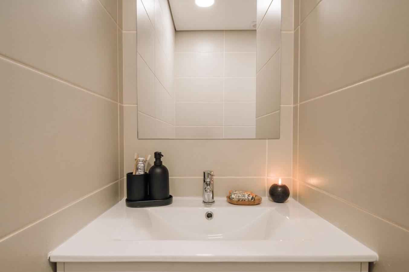 Salvia - 2 Bedrooms And Terrace In Alcantara Apartamento Lisboa